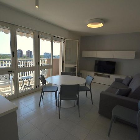 Lignano Pineta With Sea View Apartment Lignano Sabbiadoro Ngoại thất bức ảnh